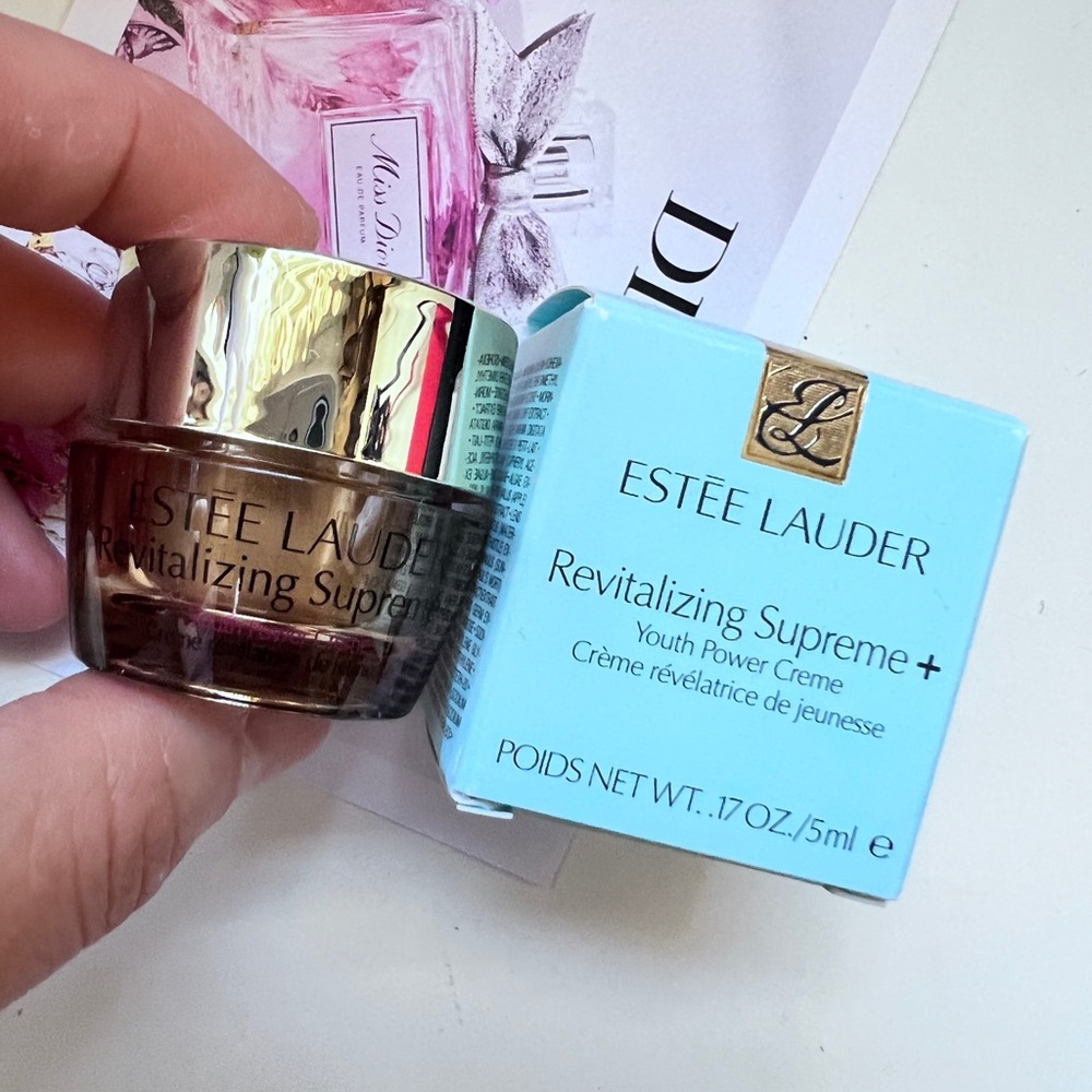 Estée Lauder Revitalizing Supreme + Youth Power Cream Deluxe Travel Sample